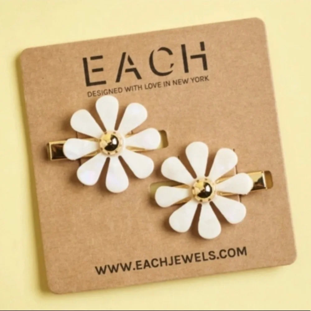 EACH Jewels Mother of Pearl Daisy Flower Barrette Set NWT
